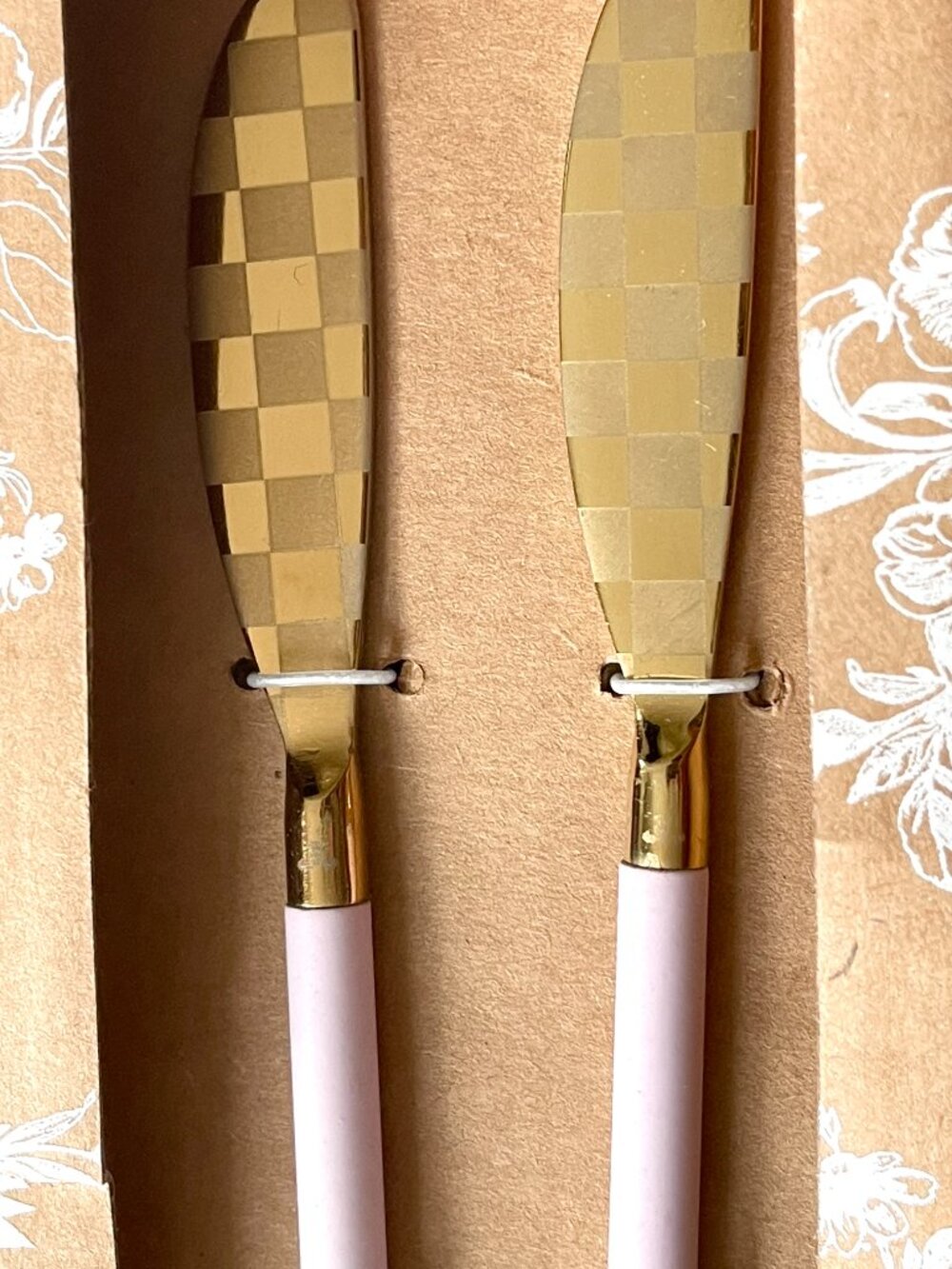 MacKenzie-Childs Rosy Check BUNDLE! Bistro Spreaders Set + Cocktail Napkins - Picture 11 of 16